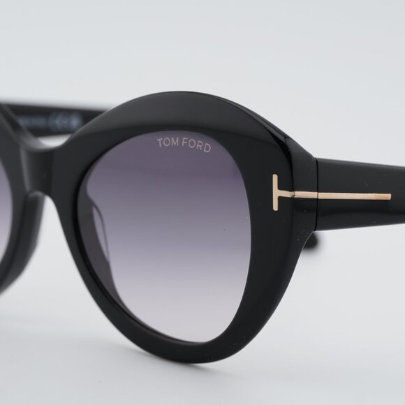 Tom Ford Guinevere FT1084 01B Sunglasses Black Cat Eye Frame, Smoke Lenses main image 7